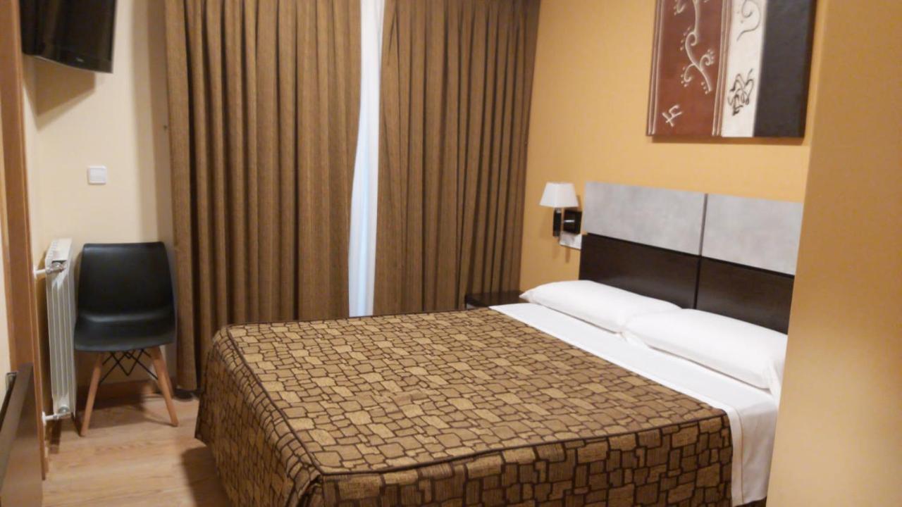 Hotel Reigosa ポンテベドラ エクステリア 写真