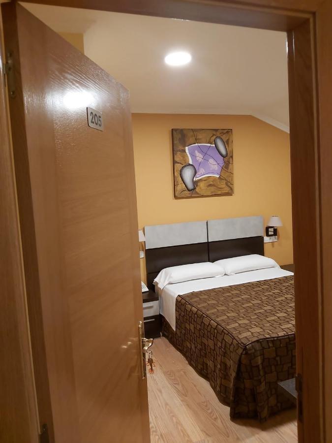 Hotel Reigosa ポンテベドラ エクステリア 写真