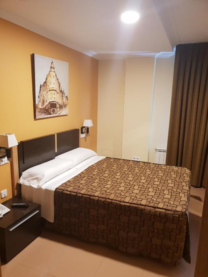 Hotel Reigosa ポンテベドラ エクステリア 写真